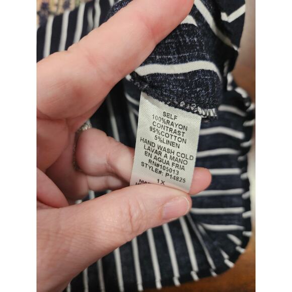 Andree by Unit Embroidered Floral Striped Sleeveless Sz 1X Trapeze Tank - Picture 4 of 7